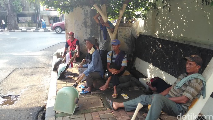 DI PHK RASANYA DUNIA&nbsp;RUNTUH