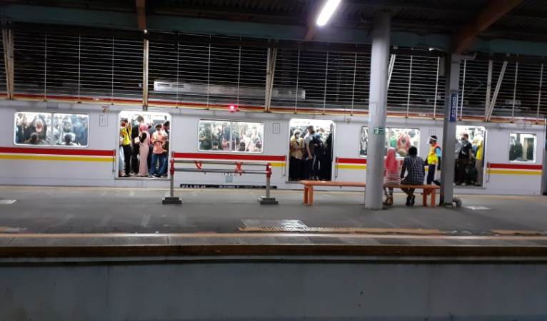 WAKTU ITU SANGAT MAHAL TAPI JUSTRU KARYAWAN LAH YANG SELALU MENGOBRAL WAKTU YANG HARGANYA MAHAL&nbsp;ITU