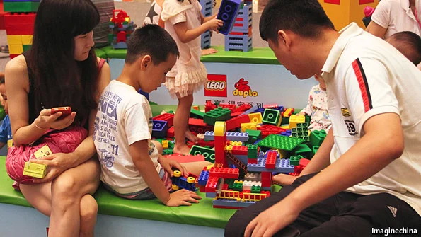 SAYANG ORANG TUA – MEMBAHAGIAKAN ORANG&nbsp;TUA